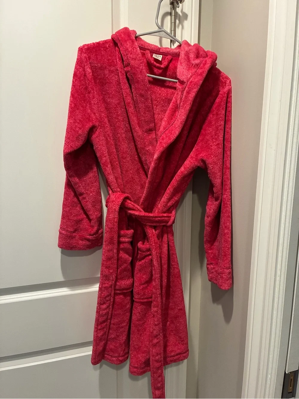 Ulta Beauty Hooded Plush Bath Robe in Red
